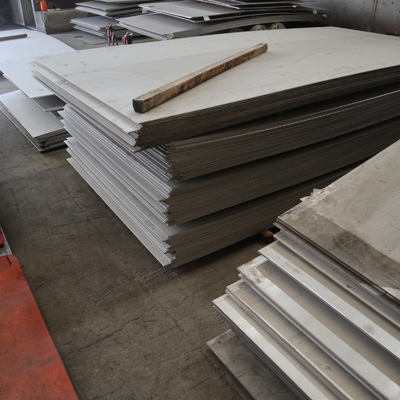 304 la hoja de acero inoxidable laminada en caliente 1000-6000m m pulió 316 para el petróleo constructivo