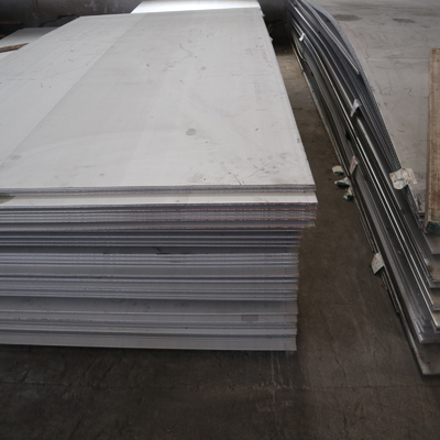304 la hoja de acero inoxidable laminada en caliente 1000-6000m m pulió 316 para el petróleo constructivo