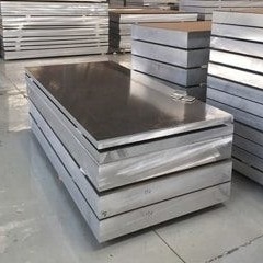 Placa de aluminio de plata de 500-6000 mm de longitud Tecnología de procesamiento de laminado en caliente